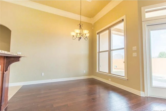 Building Photo - 306 Camelback Dr