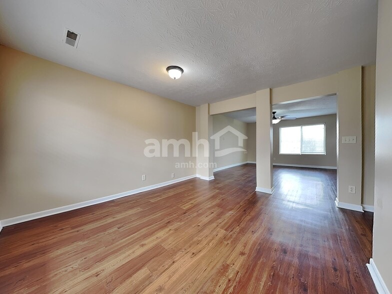 Building Photo - 3188 Summitrun Dr