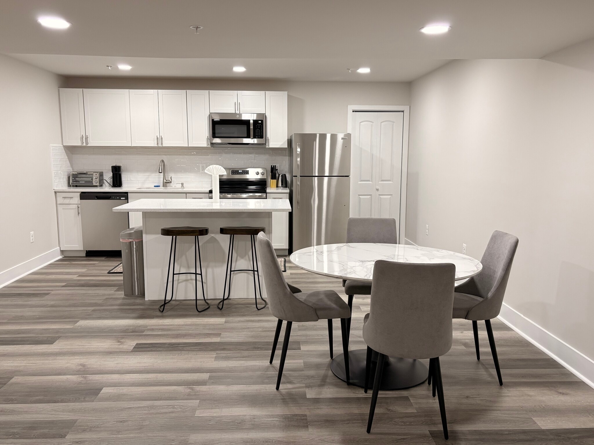 Building Photo - 4420 Shakespeare Cir