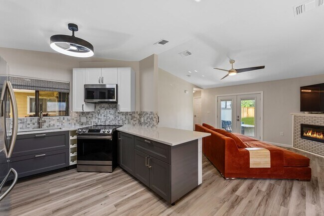 Building Photo - Charming 2-Bed Home with Garage, Fenced Yard & Private Patio in San Antonio – $1,350/mo