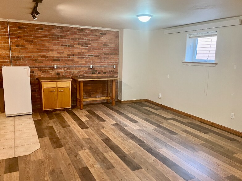 Building Photo - 124 S 2nd St