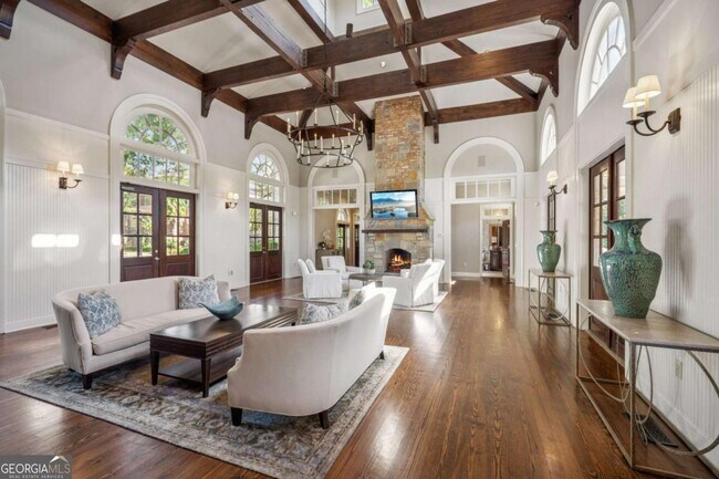 Building Photo - 9026 Riverbend Manor