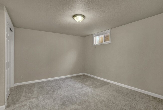 Building Photo - 1102 Skyway Blvd