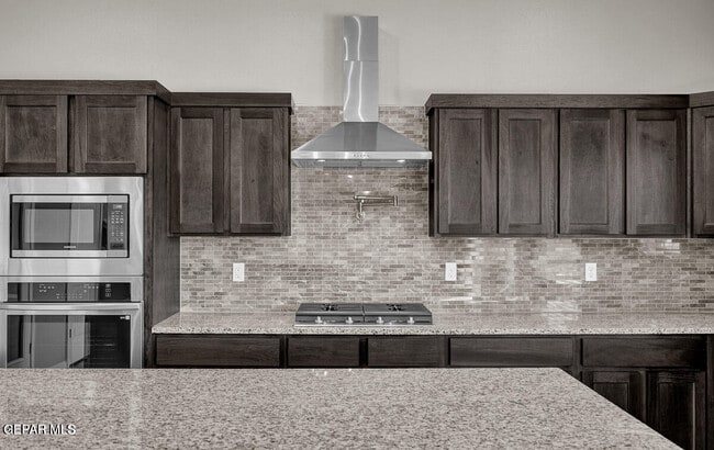 Building Photo - 905 Gulf Streams Ave