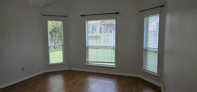 Building Photo - 957 Firthwood Ln