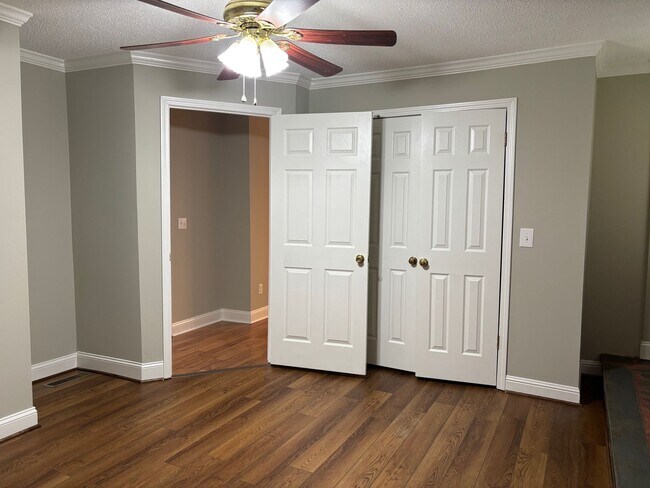 Building Photo - 3 BED, 2 BATH HOME LOCATED IN RAMSEUR