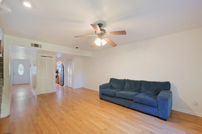 Building Photo - 2507 Hidden Cove Ct