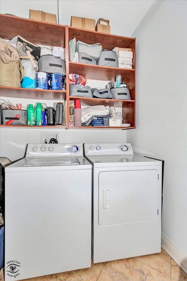 Building Photo - 4330 N Neva Ave