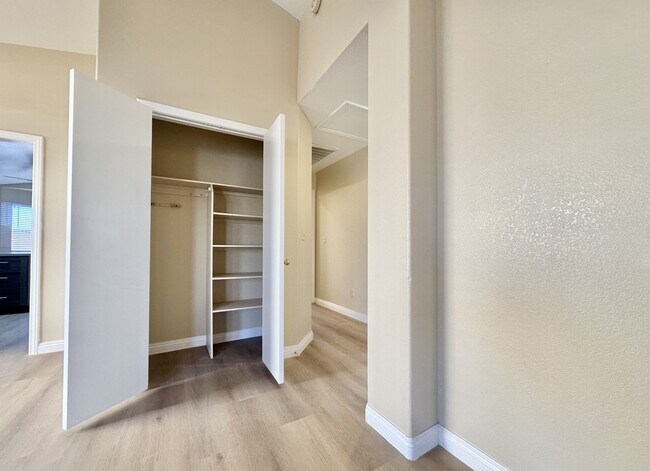 Building Photo - 1009 Torington Dr