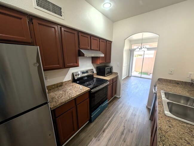 Building Photo - 3 Bedroom Townhome at Townes at Southpark ...