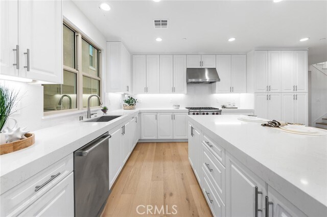 Building Photo - 206 Collino