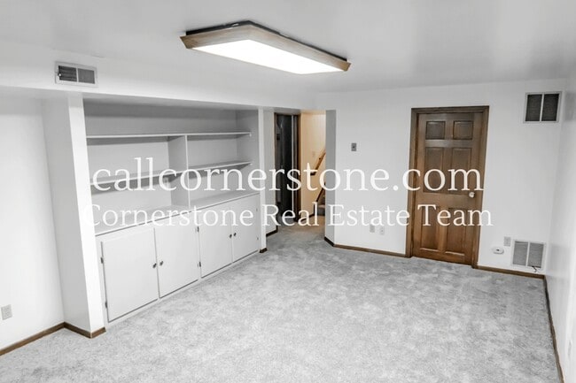 Building Photo - 3427 Clubheights Dr