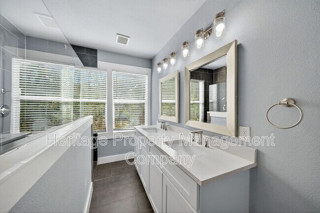 Building Photo - 1225 Michigan Ave