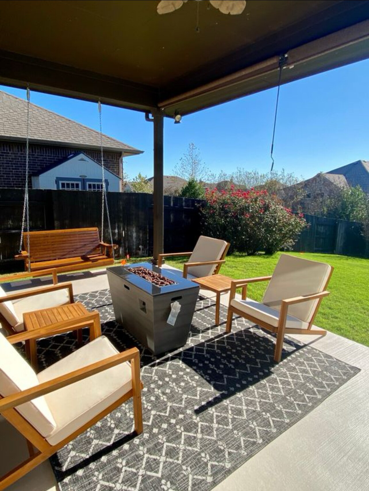 Building Photo - 456 Betony Loop