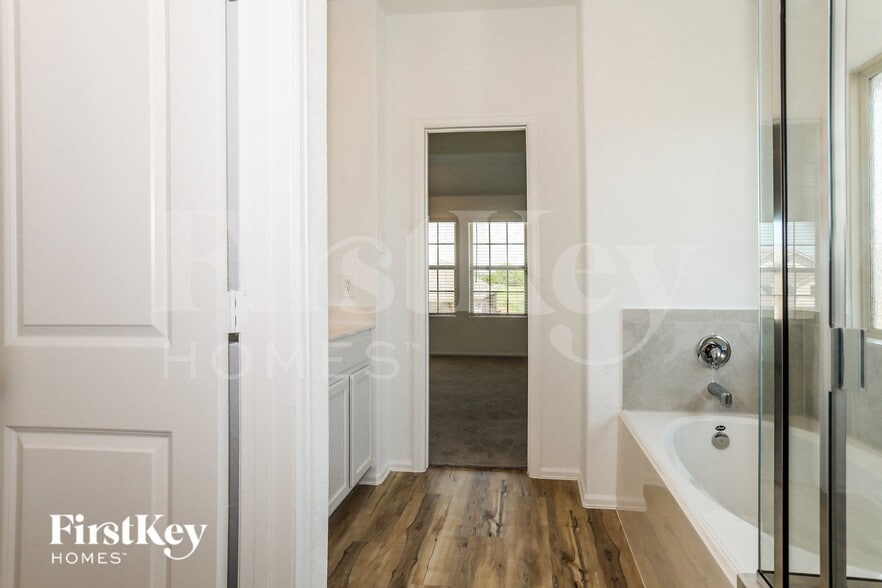 Building Photo - 23939 Steep Climb Dr