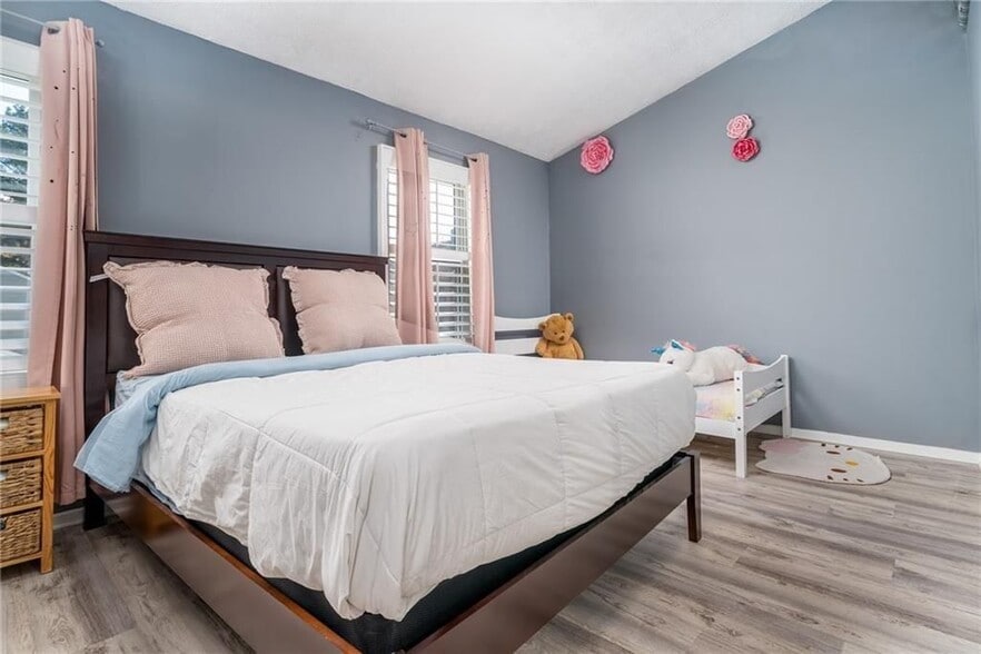 Building Photo - 3539 Mt Vernon Cir