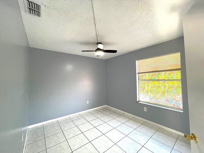 Building Photo - 2348 Cordova Ct