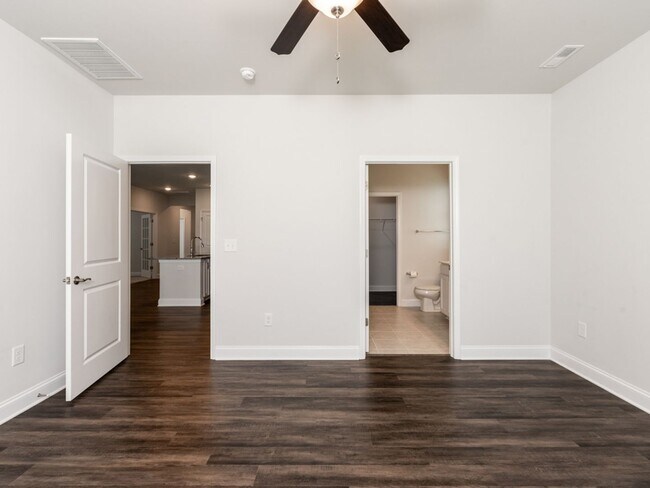Building Photo - 4512 Grove Manor Dr