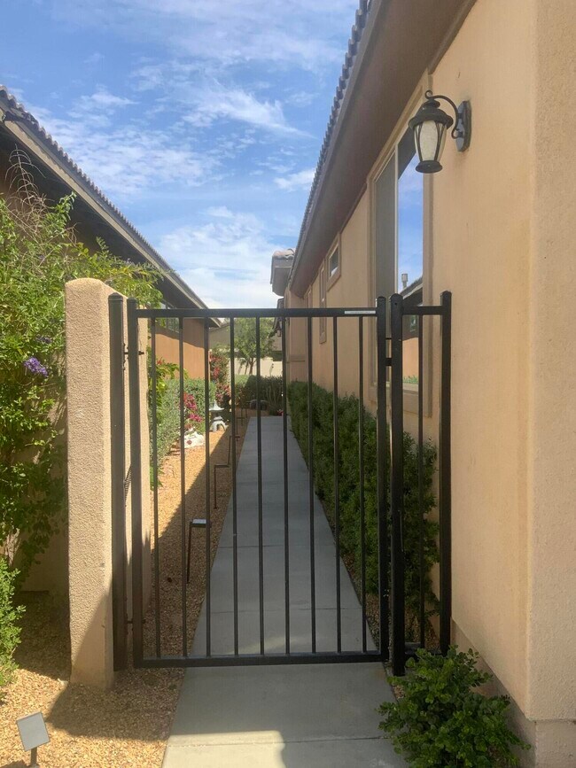 Building Photo - 82760 Chaplin Ct