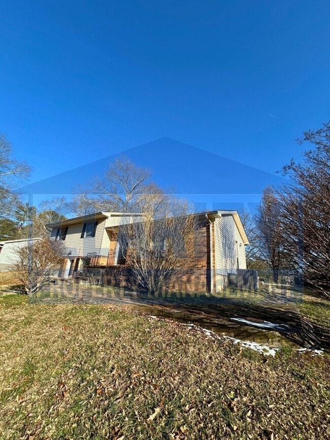 Building Photo - 3775 SE Forest Dr