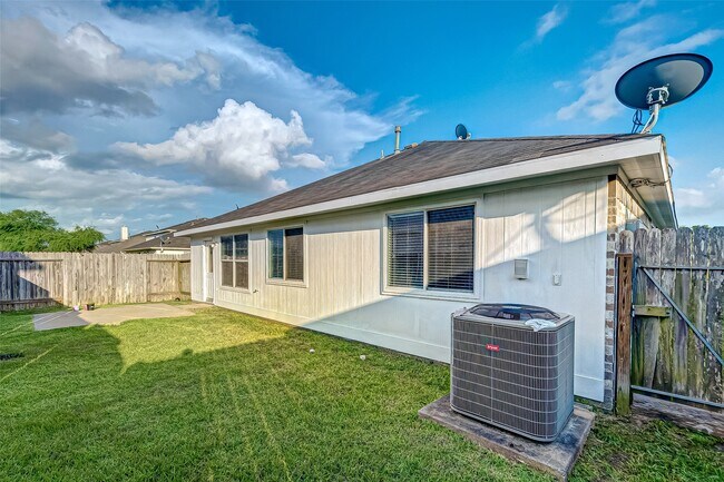 Building Photo - 17038 Midnight Sun Ln