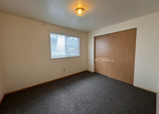 Building Photo - 730 SE 8th Ave