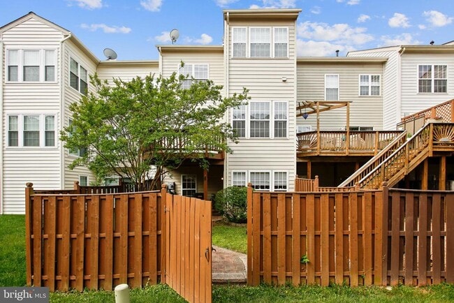 Building Photo - 45832 Edwards Terrace