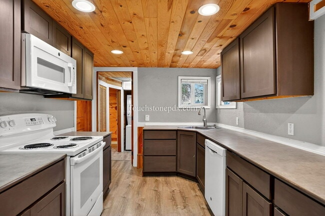 Building Photo - 10022 SE 172nd Ave