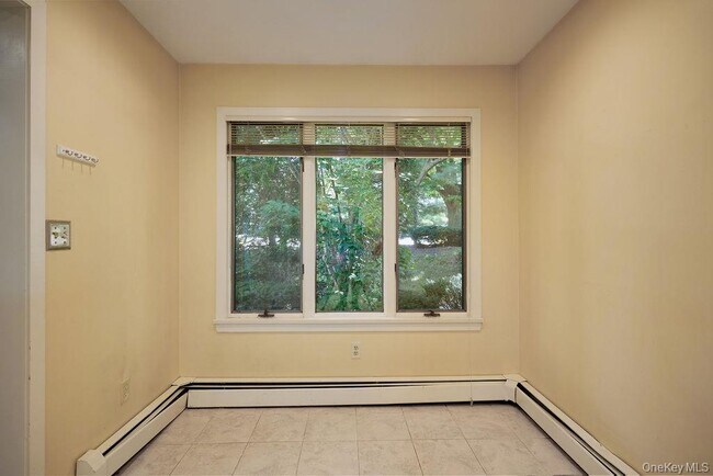 Building Photo - 23 Evon Ct