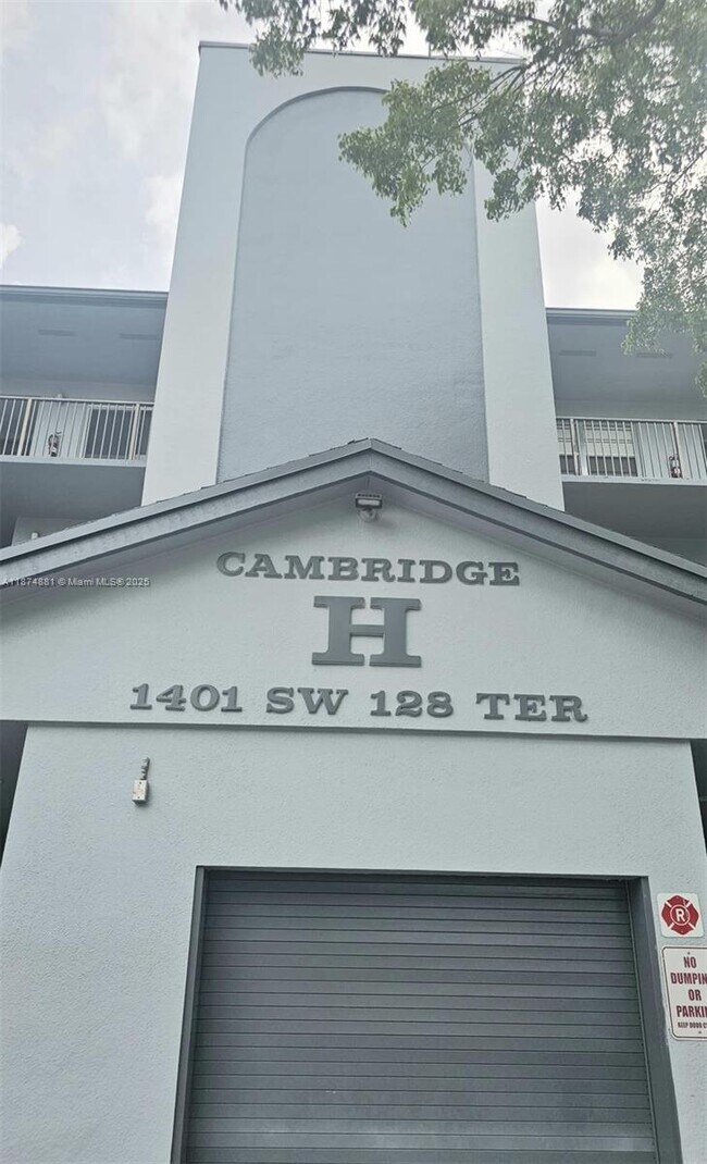 Building Photo - 1401 SW 128th Terrace