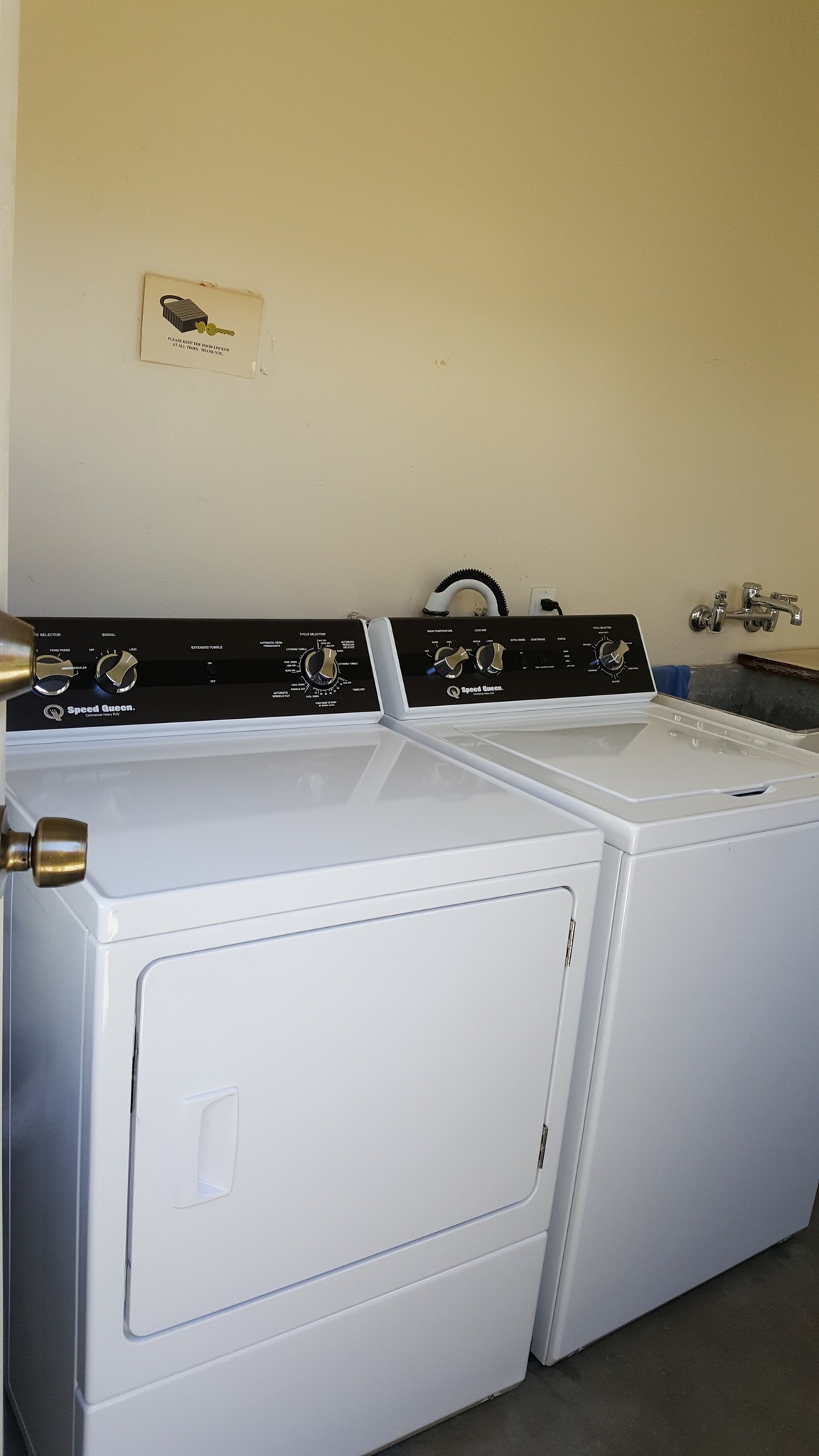 New Speed Qu Appl - 305 N Palm Ave