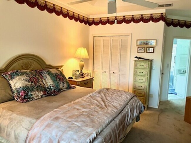 Building Photo - Home