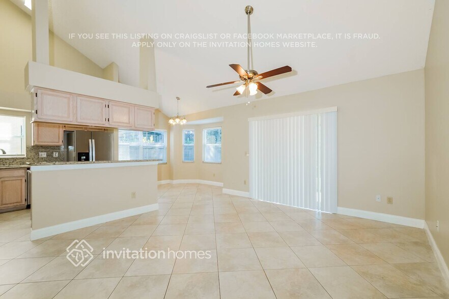 Building Photo - 724 Silver Birch Pl