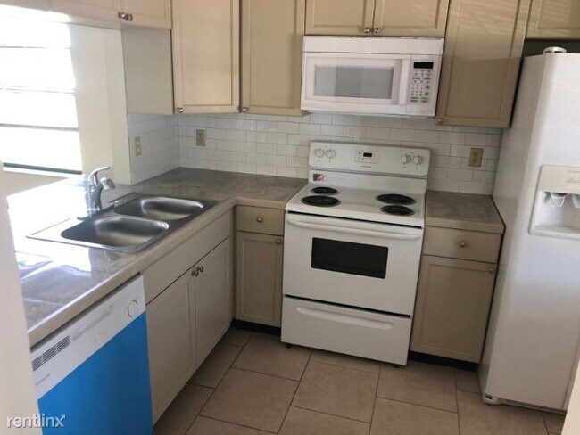 Building Photo - 2 br, 1 bath Apartment - 7800 Belcher Road