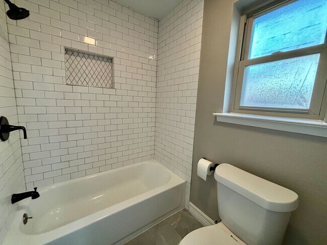 Building Photo - Completely Remodeled 4 bedroom Home