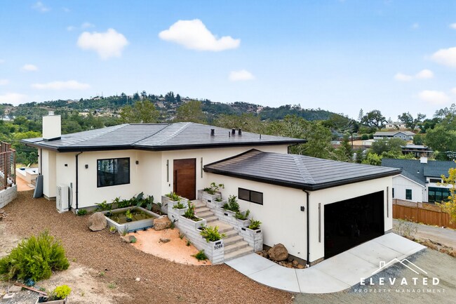 Primary Photo - 5044 Linda Ln