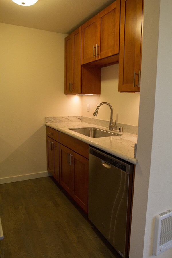 Building Photo - 4431 Evanston Ave N