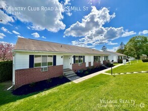 Building Photo - 811 Country Club Rd