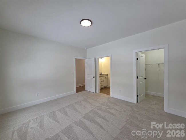 Building Photo - 126 Heath St