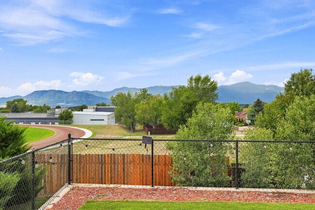 Building Photo - $2,145.95 - 3-bed, 2-bath located in Colorado Springs with a Washer and Dryer.
