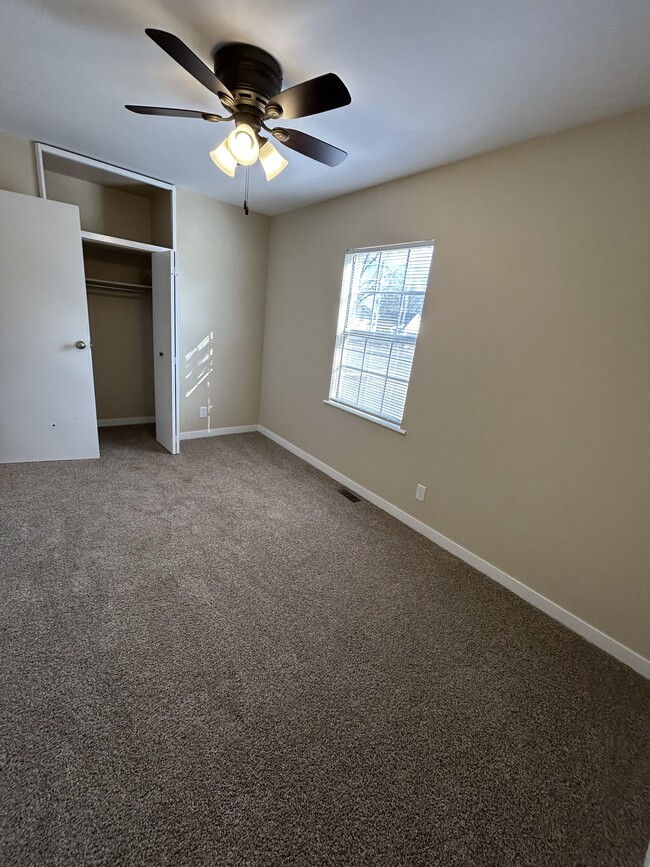 Building Photo - 214 S 4th Ave