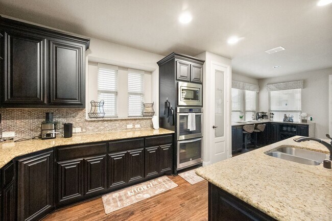 Building Photo - Fully Furnished Home in South Grand Prairi...