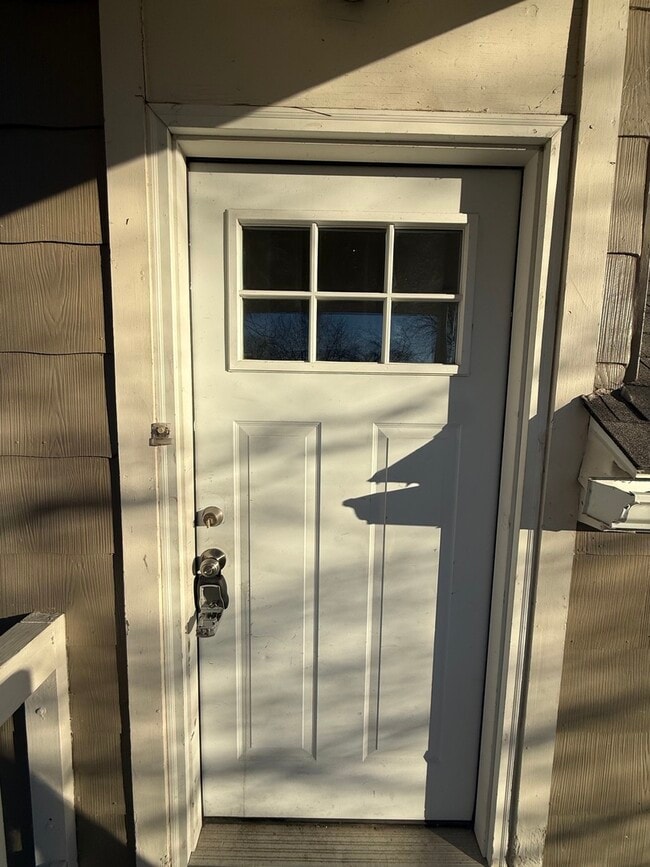 Building Photo - 111 Center Ave