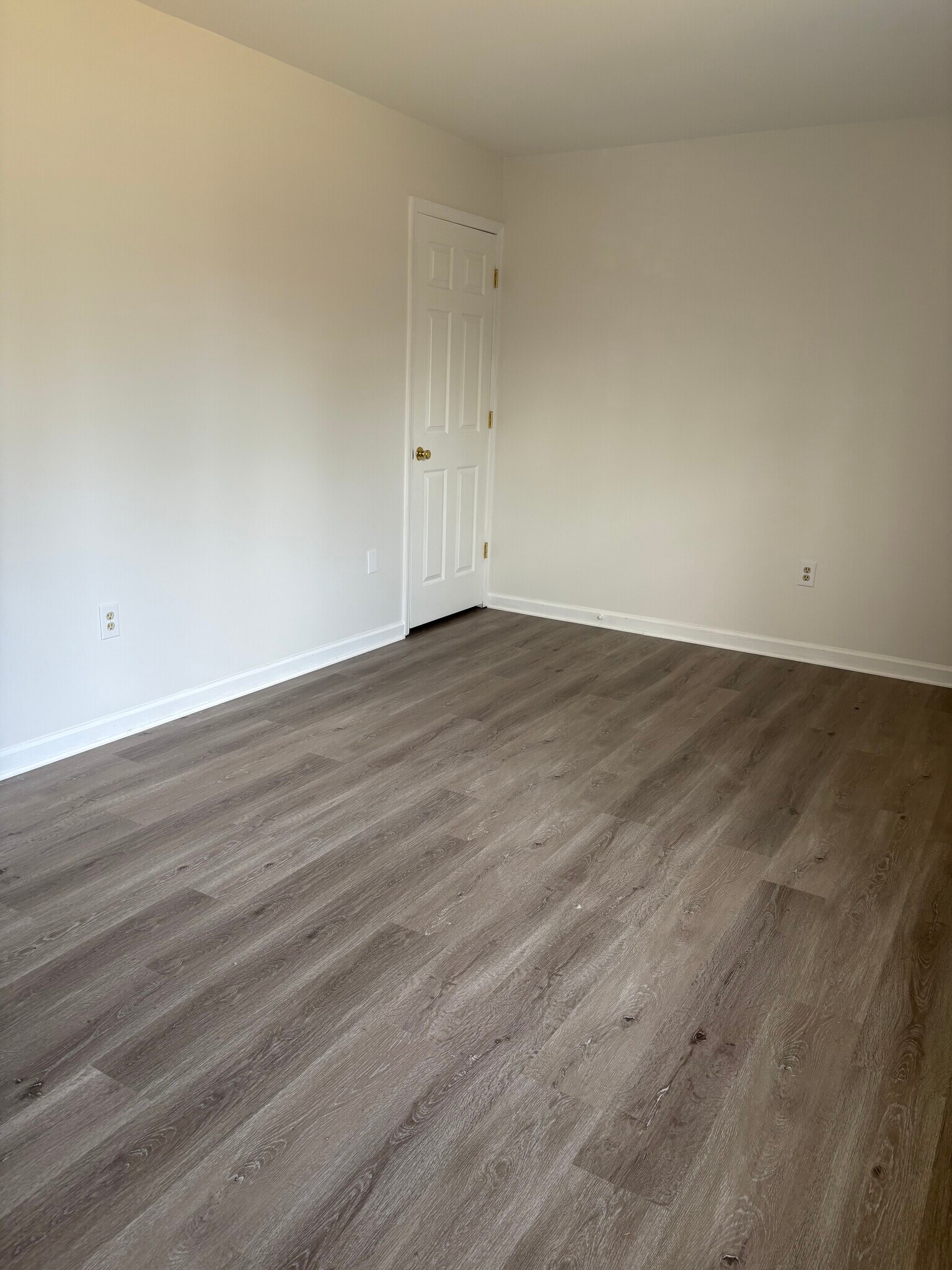 Building Photo - 1552 NY-300