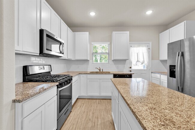 Building Photo - 25711 Hickory Pecan Trl