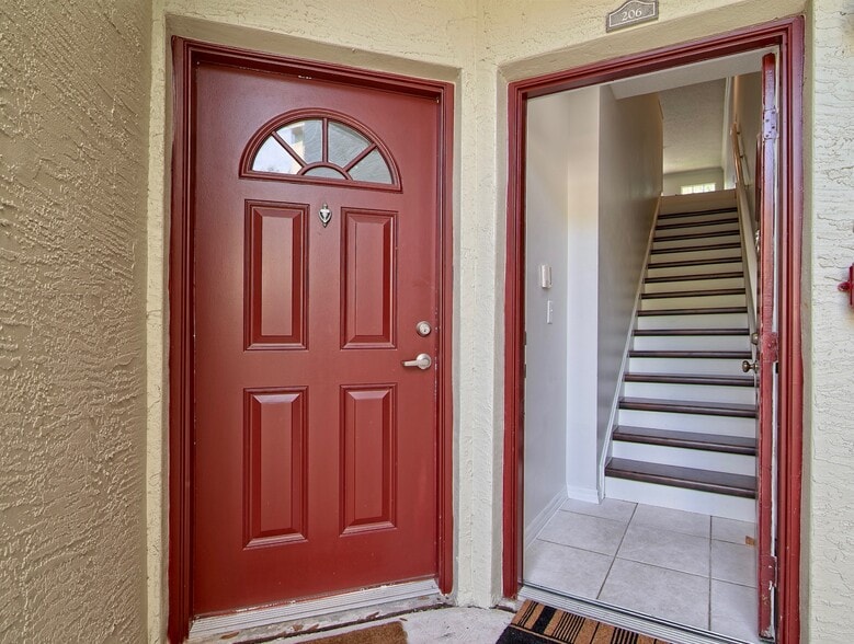 Building Photo - 5701 Bentgrass Dr