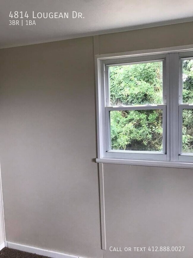 Building Photo - Lincoln Place- 3 BEDROOM / 1 BATHROOM HOUSE