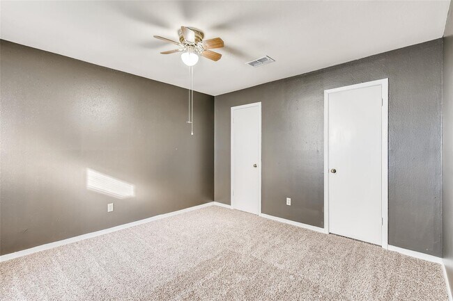 Building Photo - 946 Mesa Terrace Dr