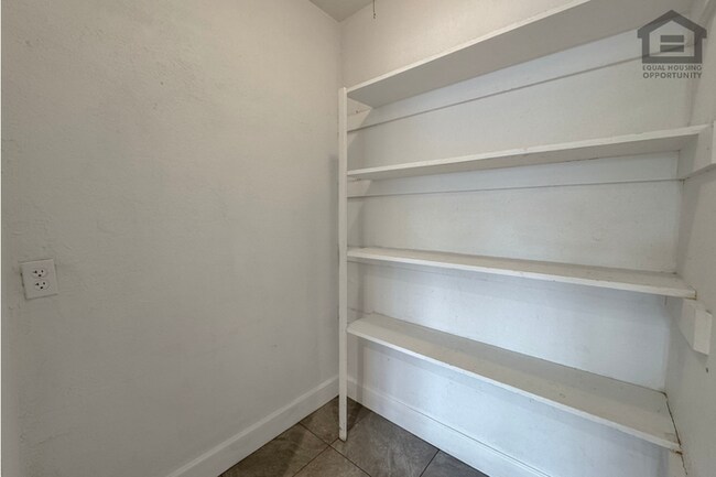 Building Photo - 4Bed/2Bath House at Chandler Blvd/McQueen Rd! Ready for Immediate Move-In! – NO HOA!