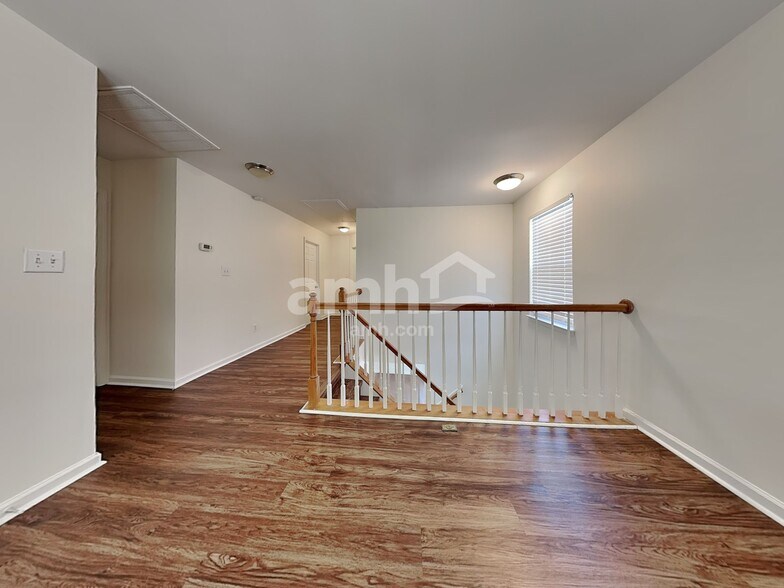 Building Photo - 5716 Running Fox Ln